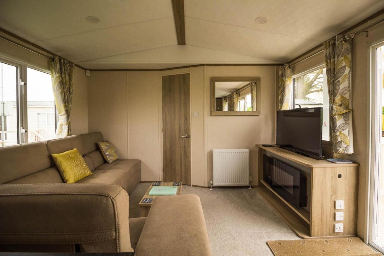 Beautiful 8 Berth Caravan At Heacham Beach In Norfolk Ref 21056C Hotel Exterior photo