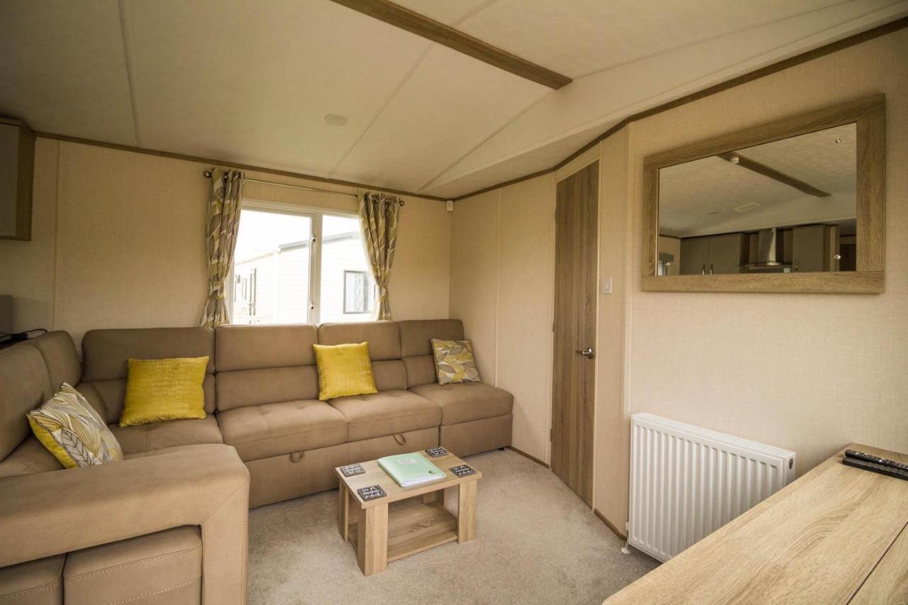 Beautiful 8 Berth Caravan At Heacham Beach In Norfolk Ref 21056C Hotel Exterior photo